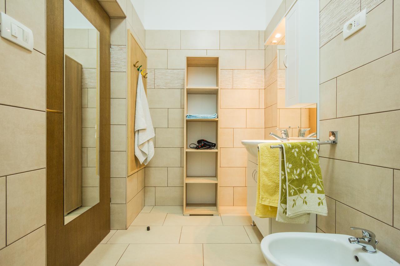 Luciana Apartma *